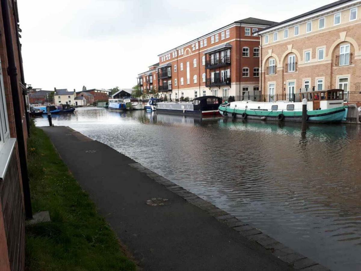 Canal Side Worcester Exterior photo